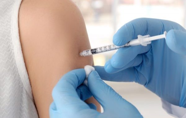 vacina-filho-pais-antivacina-600x400-38413e10
