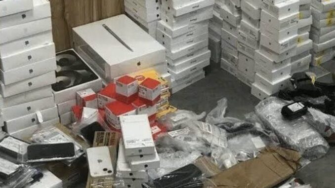 64782233-054D-4B8B-9134-90ACB3424C6C